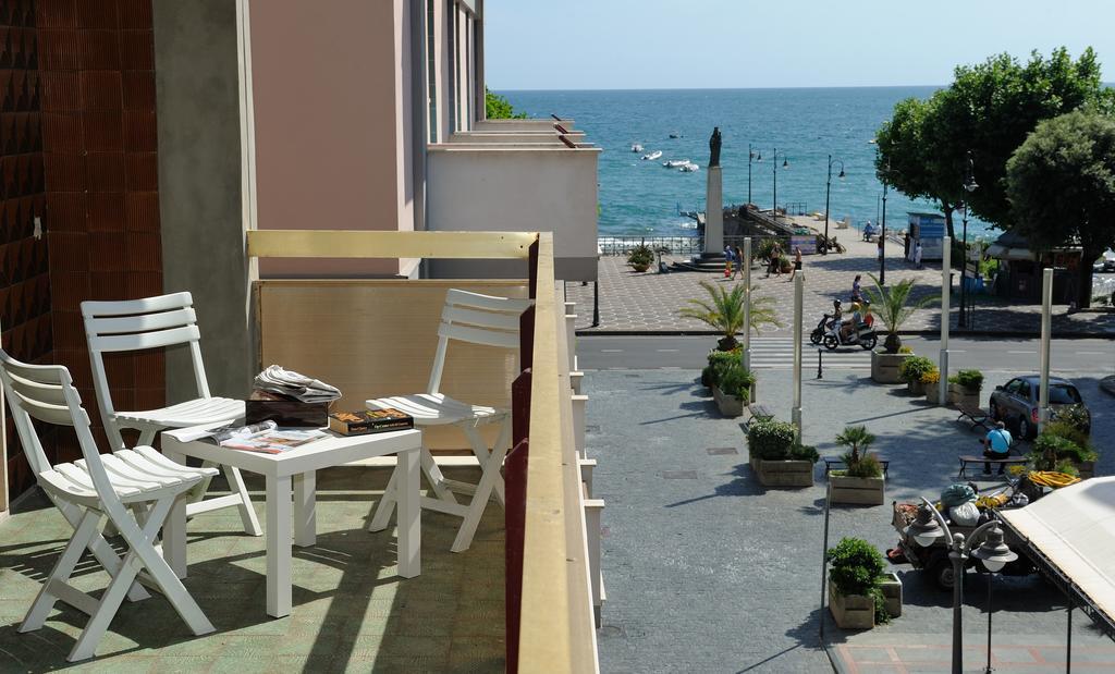 Tizi Apartments Corso Reginna Maiori Bagian luar foto