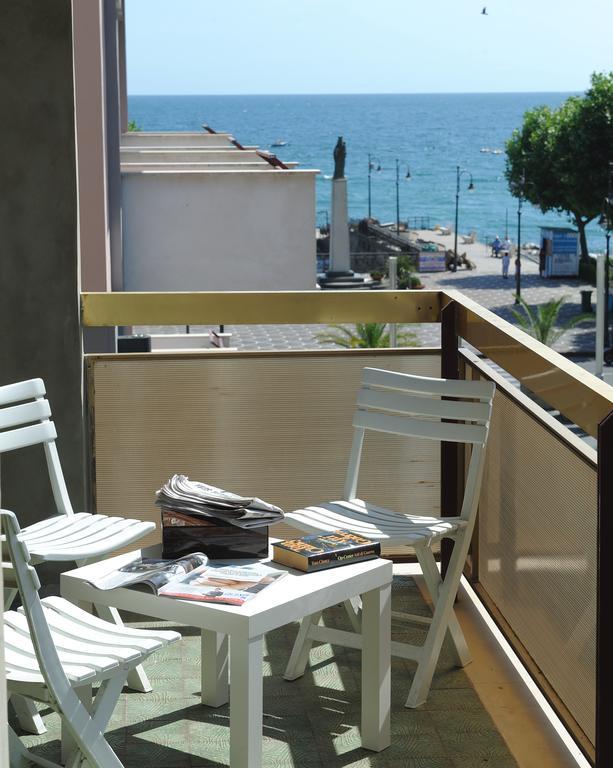 Tizi Apartments Corso Reginna Maiori Bagian luar foto